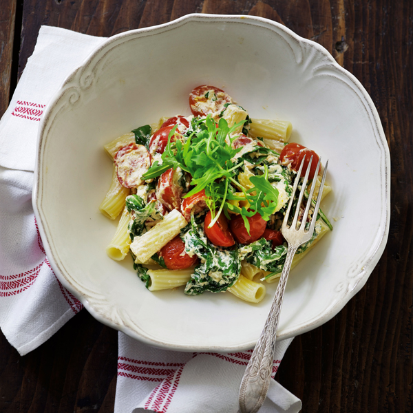 Pasta med ricotta og cherrytomater_600x600px